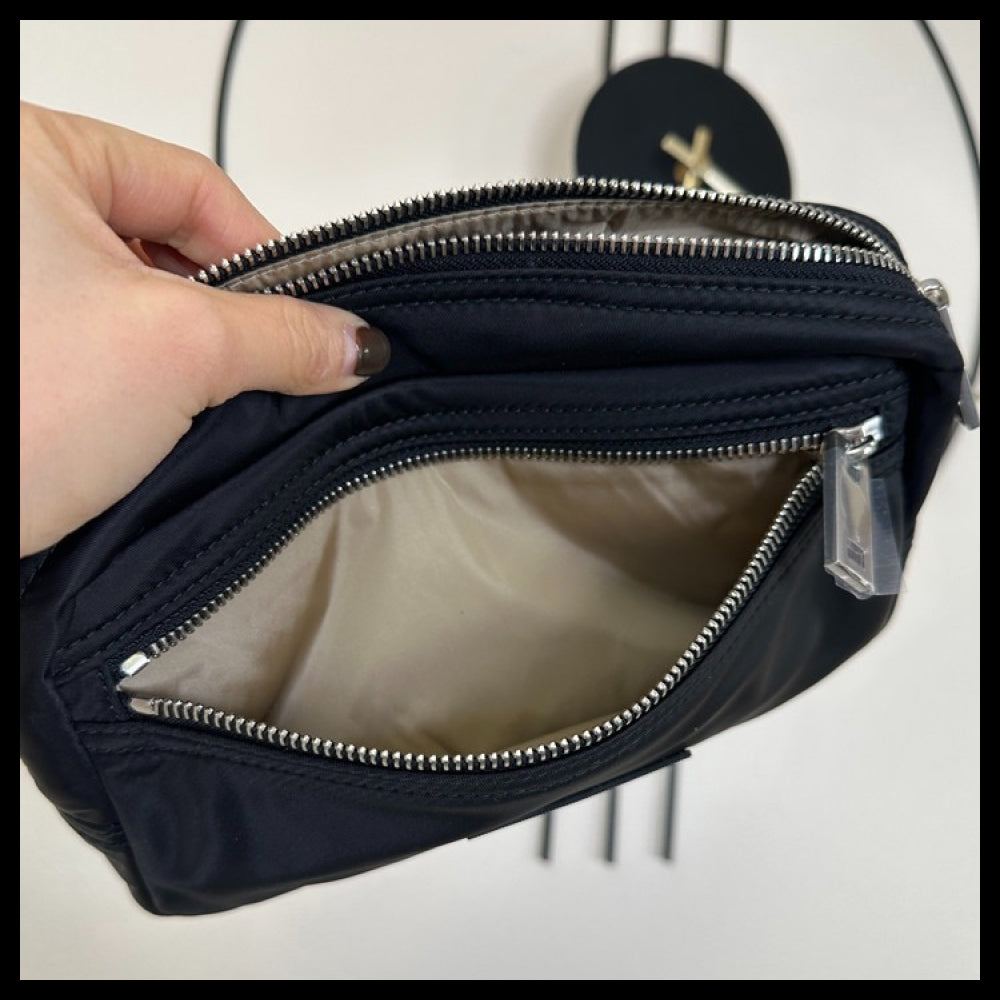 【Burberry】Wilton Logo Small Nylon Pouch Black