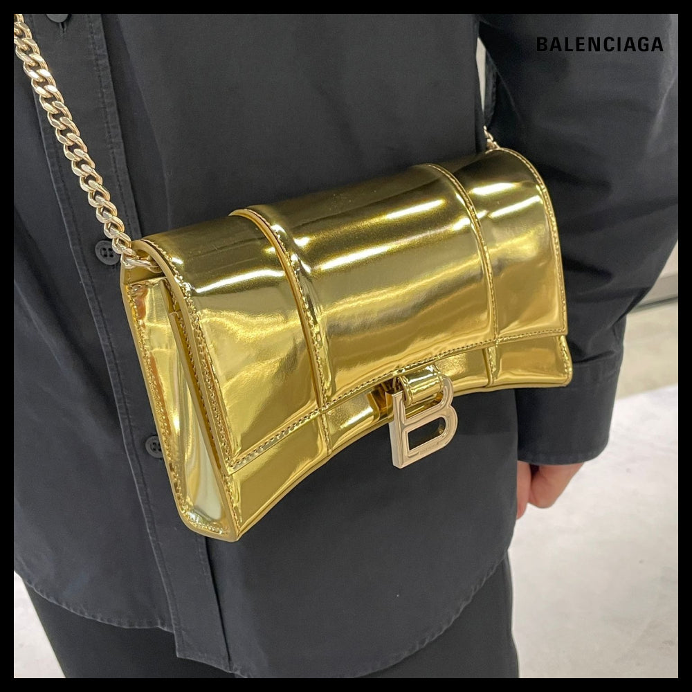 【BALENCIAGA】Hourglass Wallet on Chain Mirror Effect Gold