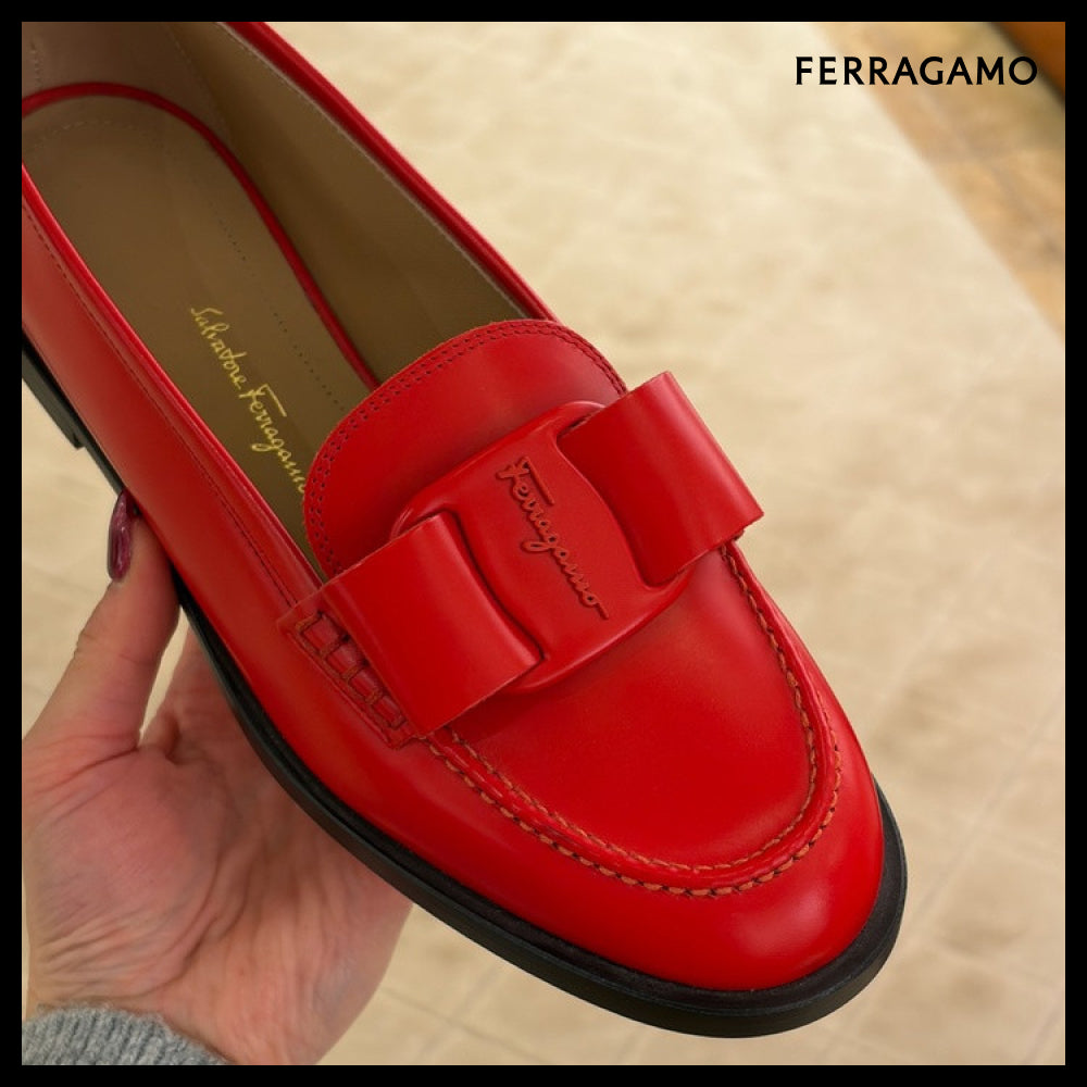【FERRAGAMO】VIVALDO NEW VARA BOW LEATHER LOAFERS RED
