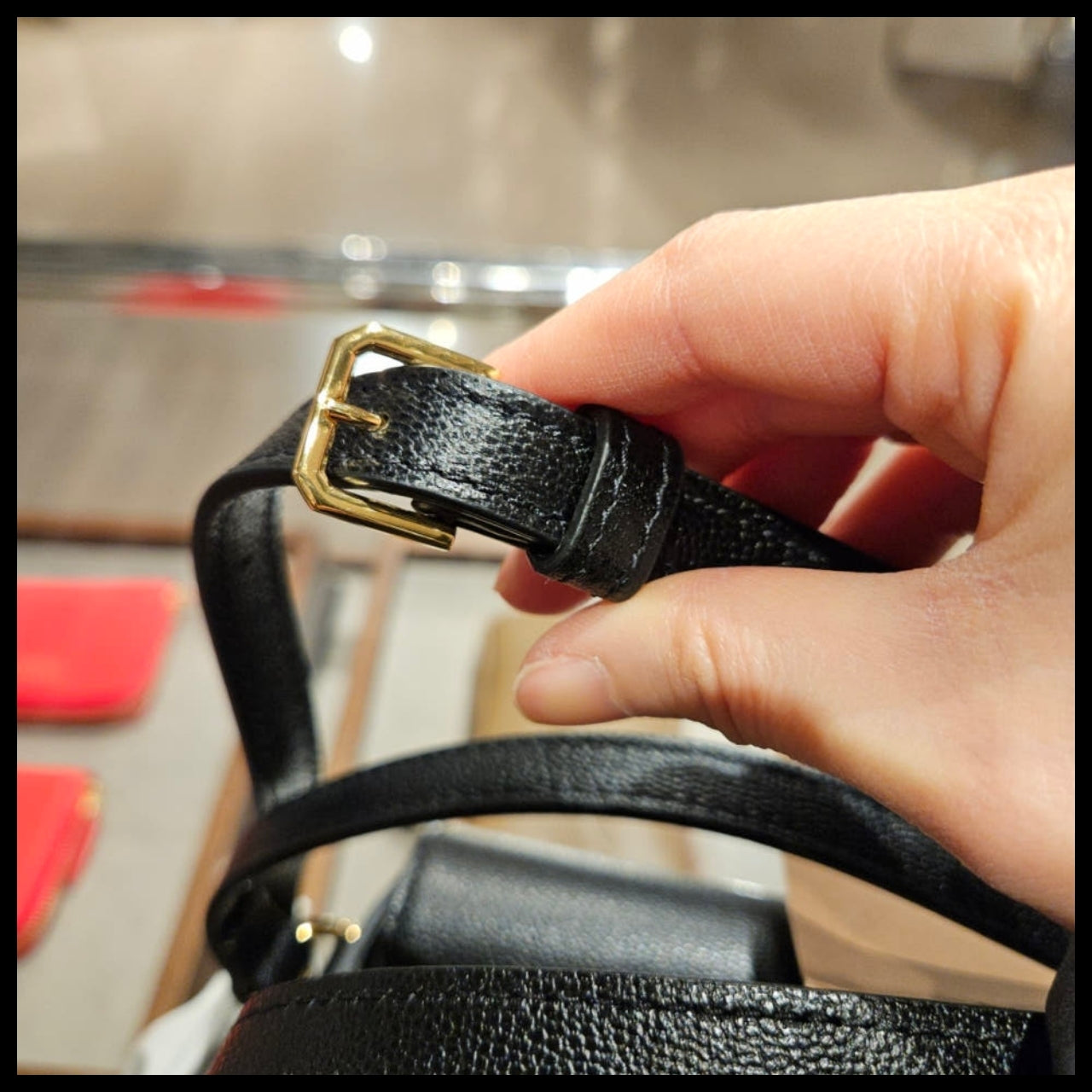 【Burberry】New Hampshire Leather Crossbody Bag Black