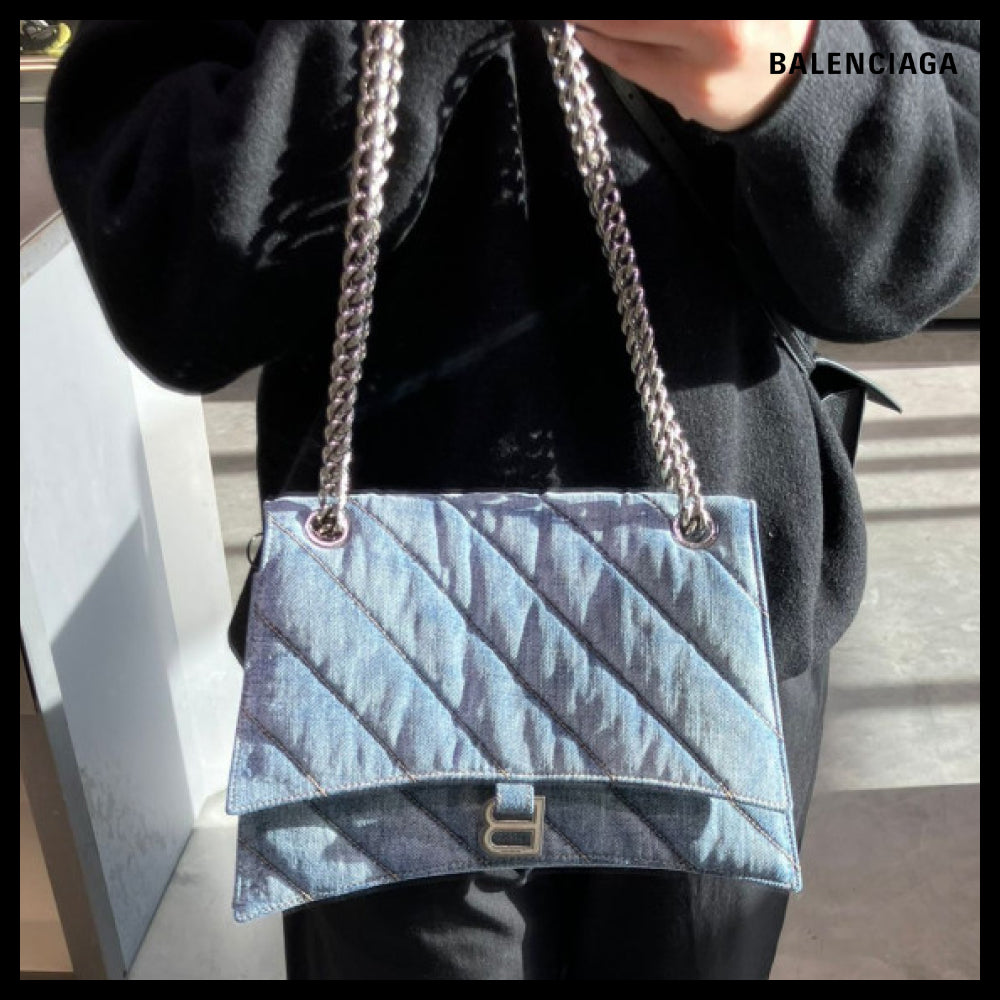 ★BALENCIAGAアウトレットセール ★Crush M Chain Shoulder Bag