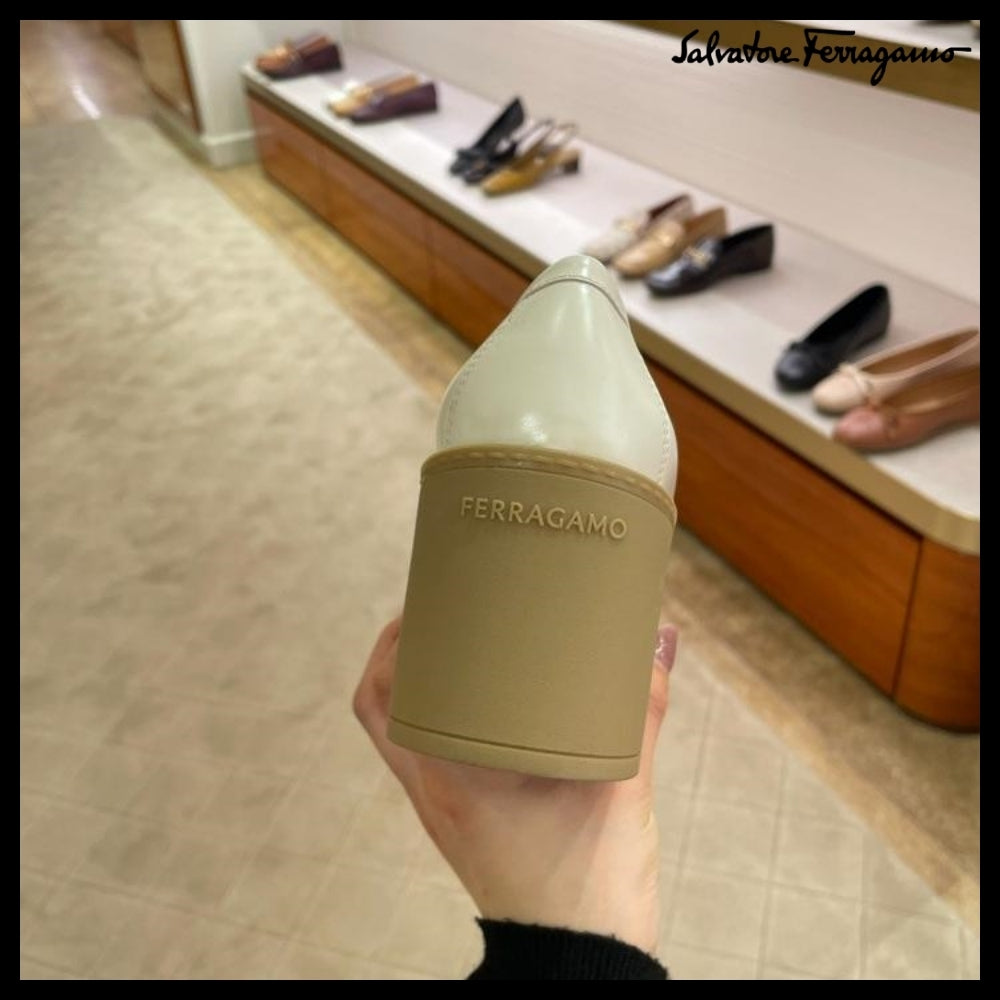 【FERRAGAMO】BENILDE VARA BOW LEATHER LOAFER HEELS WHITE