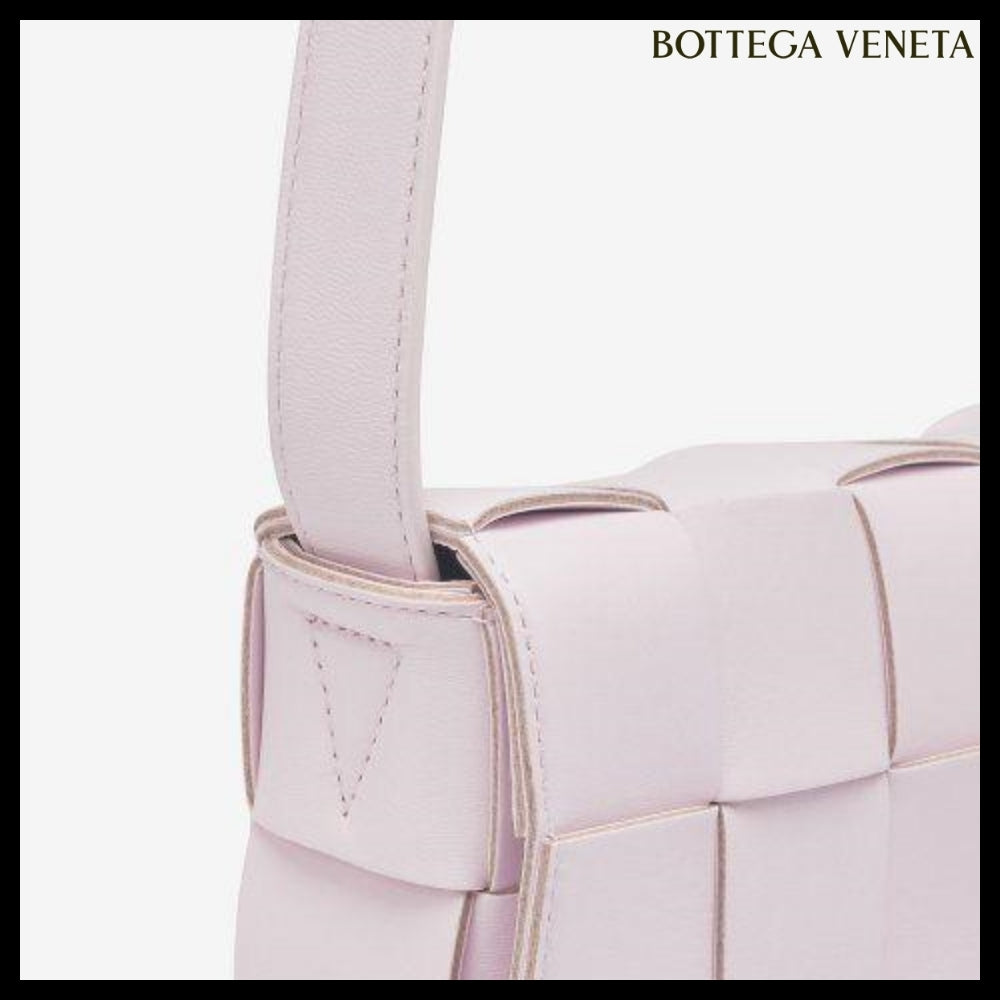 【BOTTEGA VENETA】Lambskin Leather Cassette Bag Bliss Washed