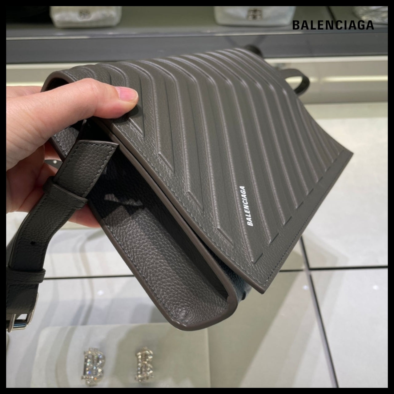 【BALENCIAGA】Car Flap Bag with Strap Khaki
