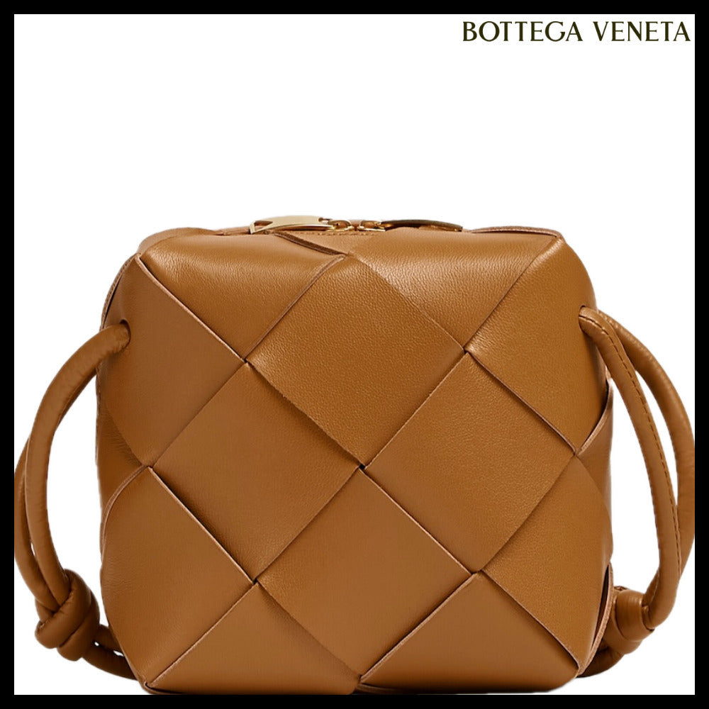 【BOTTEGA VENETA】Mini Cassette Camera Bag