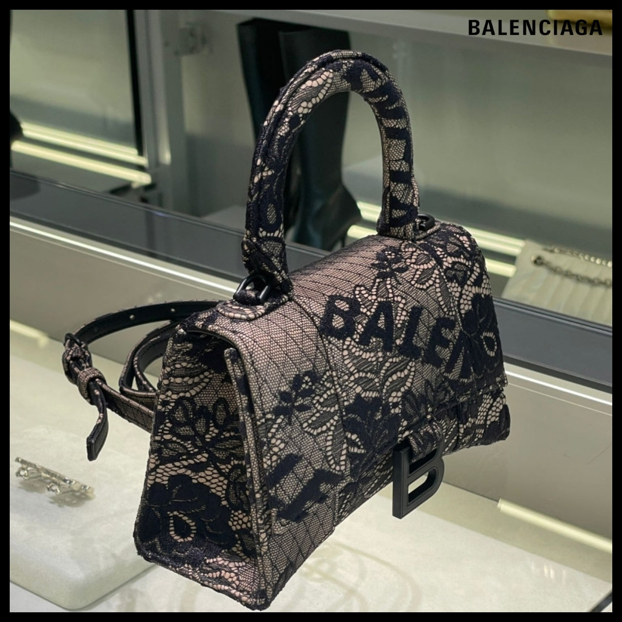【BALENCIAGA】Hourglass XS Handbag “Dentelle” Edition