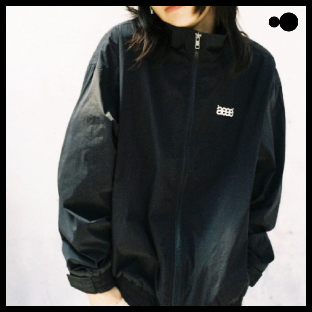 【AEAE】WEB ロゴ チーム ジャケット ブラック