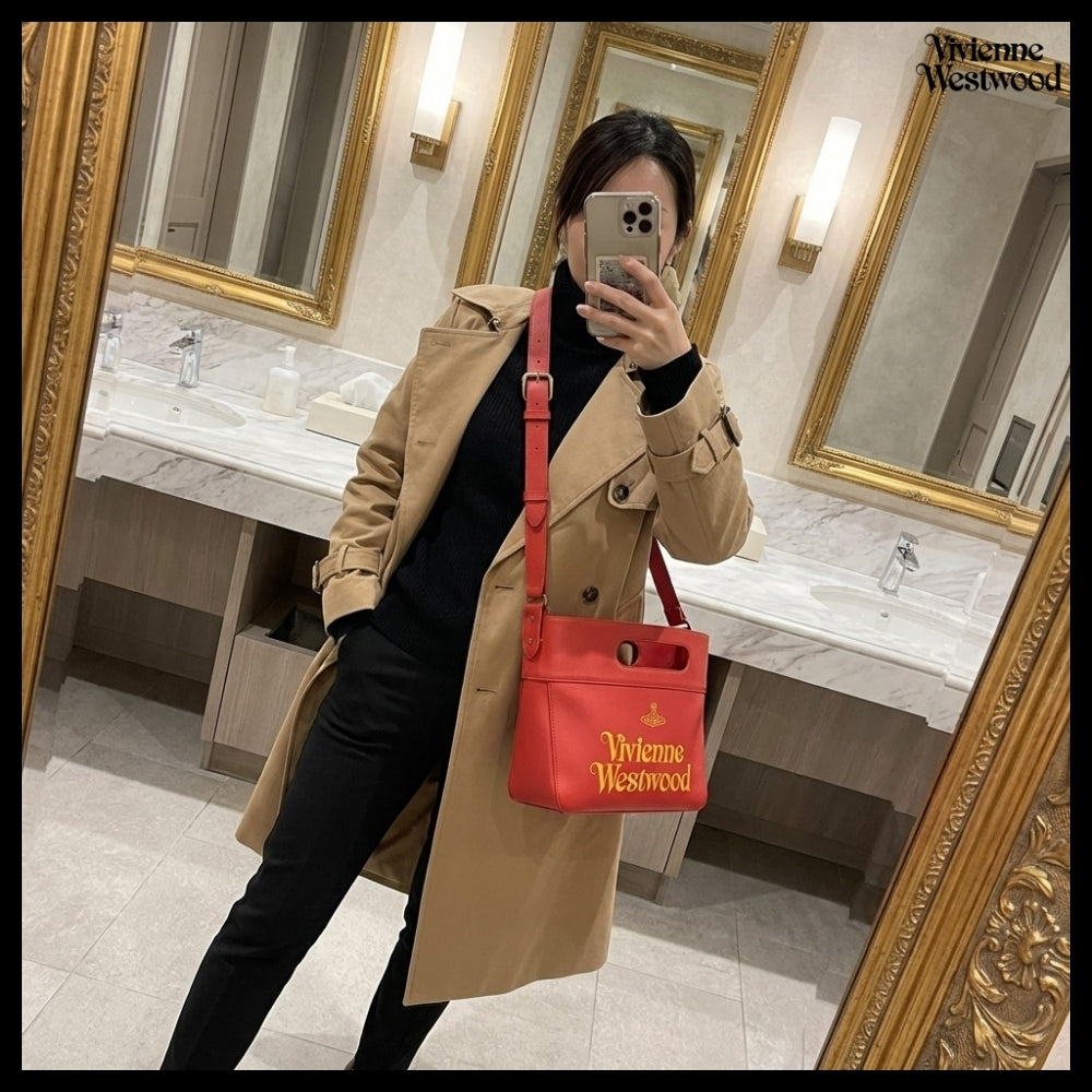 ◆Vivienne Westwood◆ Carry Logo Print Shoulder Bag