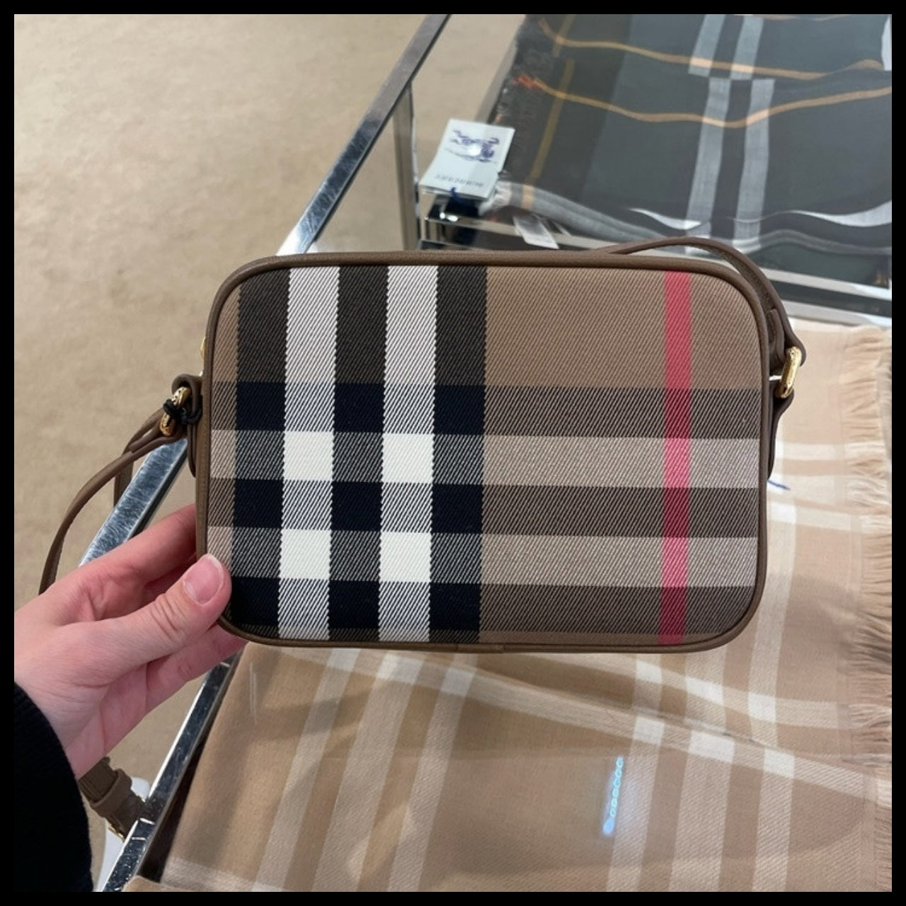 【Burberry】House Check Small Camera Bag
