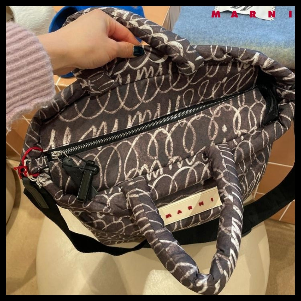 【MARNI】Logo-Patch Scribble-Print Puffer Tote Bag Charcoal