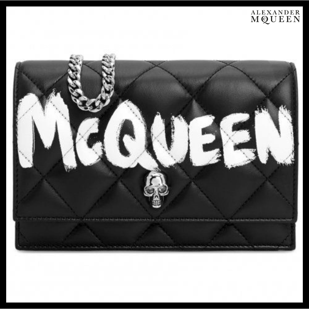 【Alexander Mcqueen】Small Graffiti Logo Skull Quilted Chain