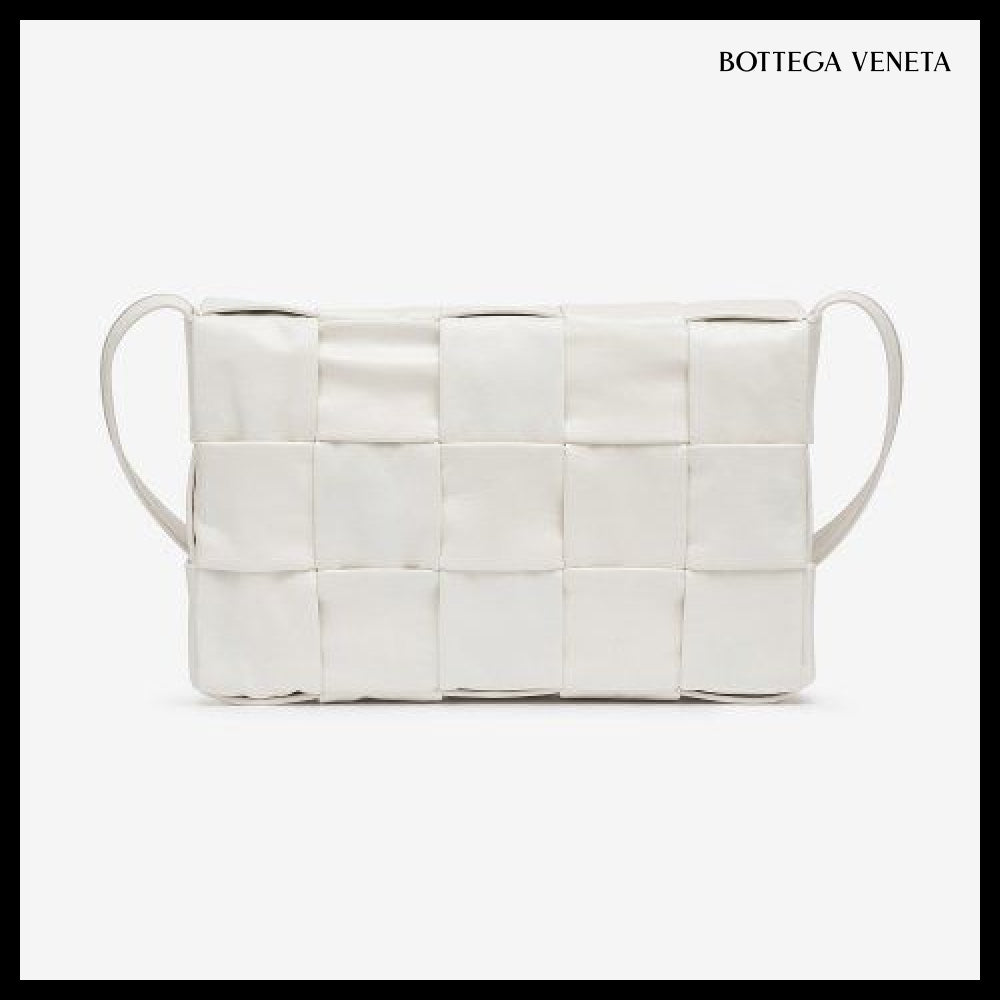 【BOTTEGA VENETA】Leather Cassette Bag White