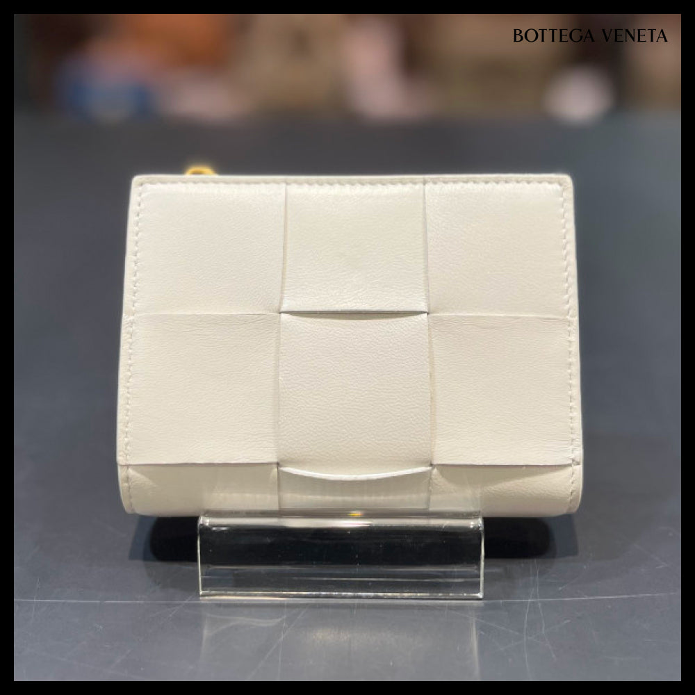 【BOTTEGA VENETA】INTRECCIATO LEATHER BI-FOLD WALLET