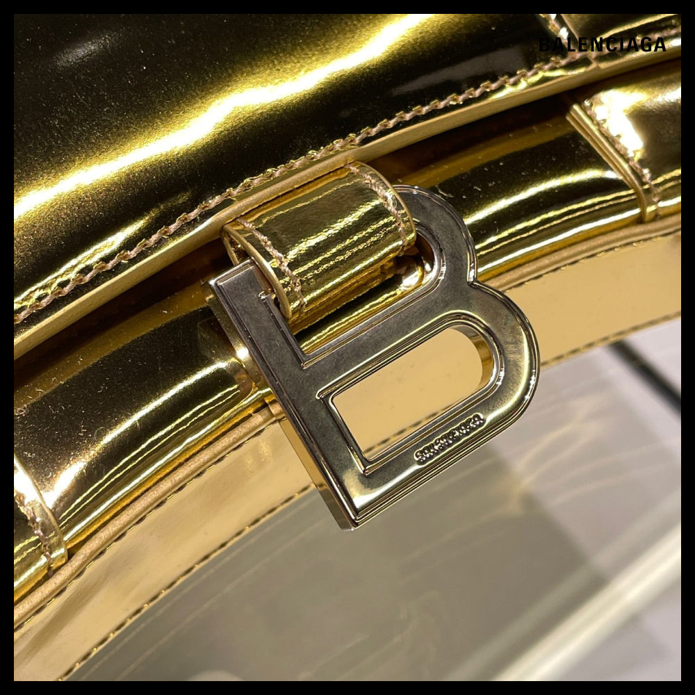 【BALENCIAGA】Hourglass Wallet on Chain Mirror Effect Gold