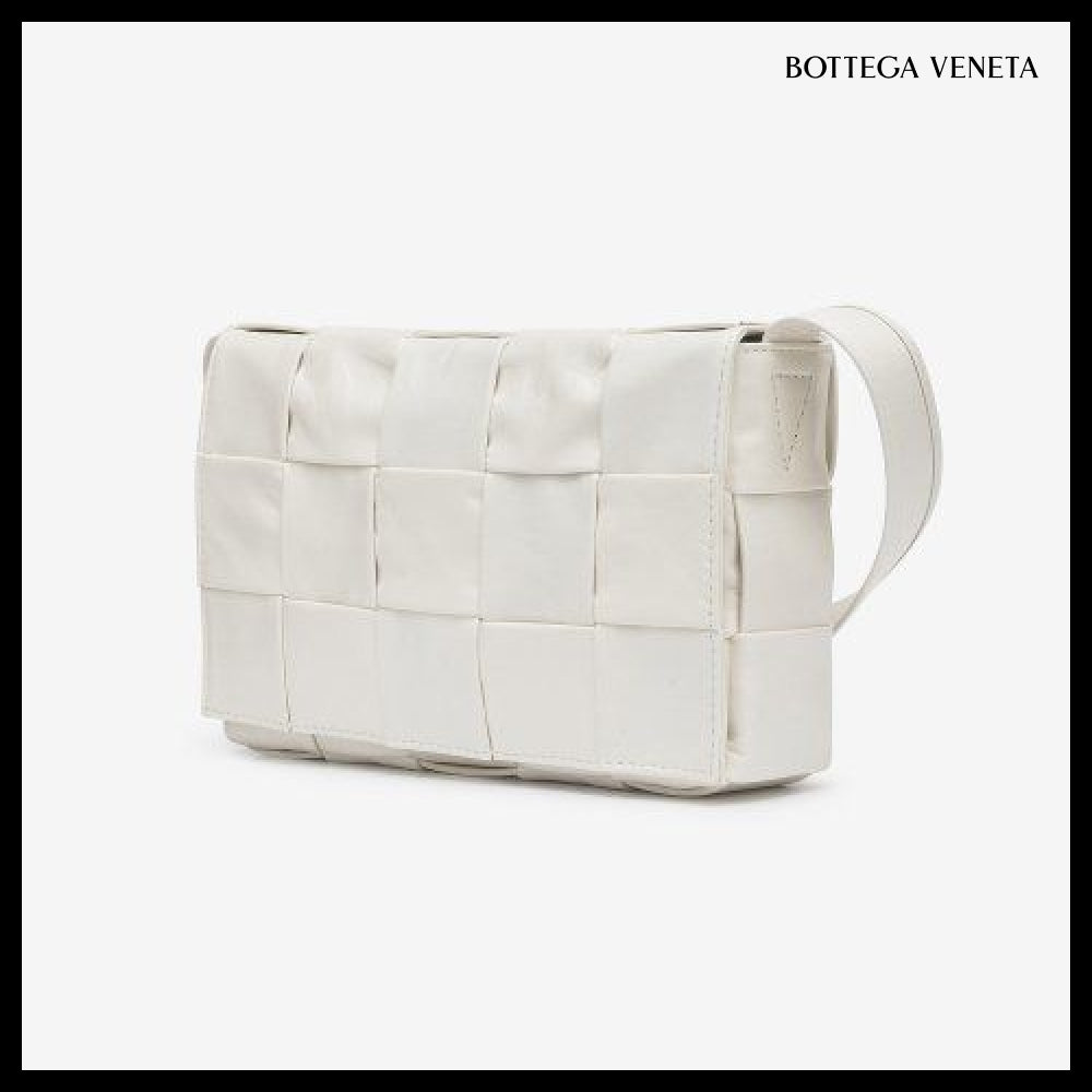 【BOTTEGA VENETA】Leather Cassette Bag White