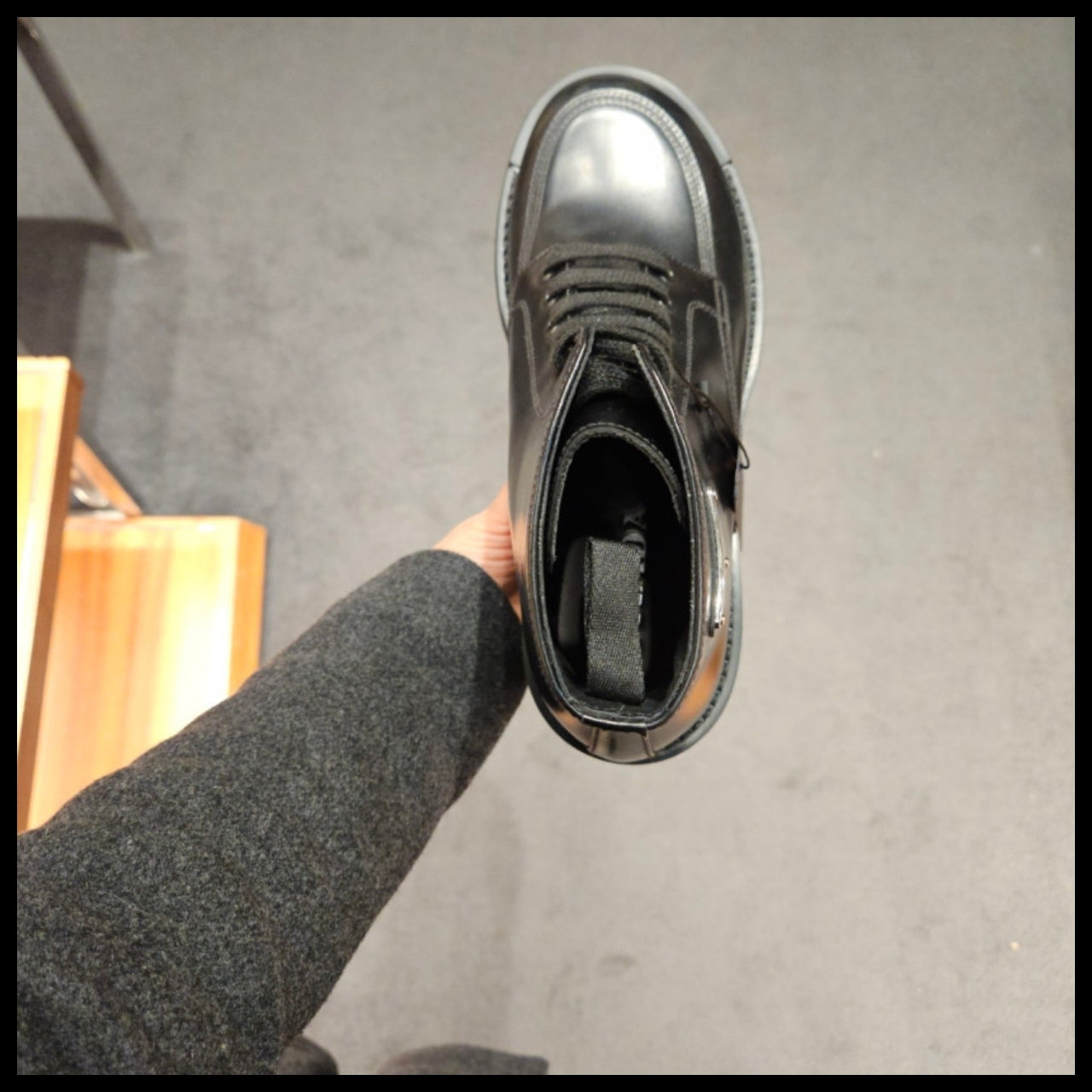 【PRADA】Men’s triangle-logo brushed leather boots black