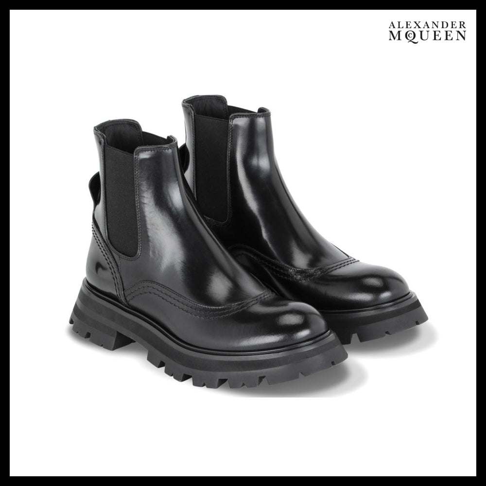 【Alexander Mcqueen】Wander Chelsea Boots in Core Black