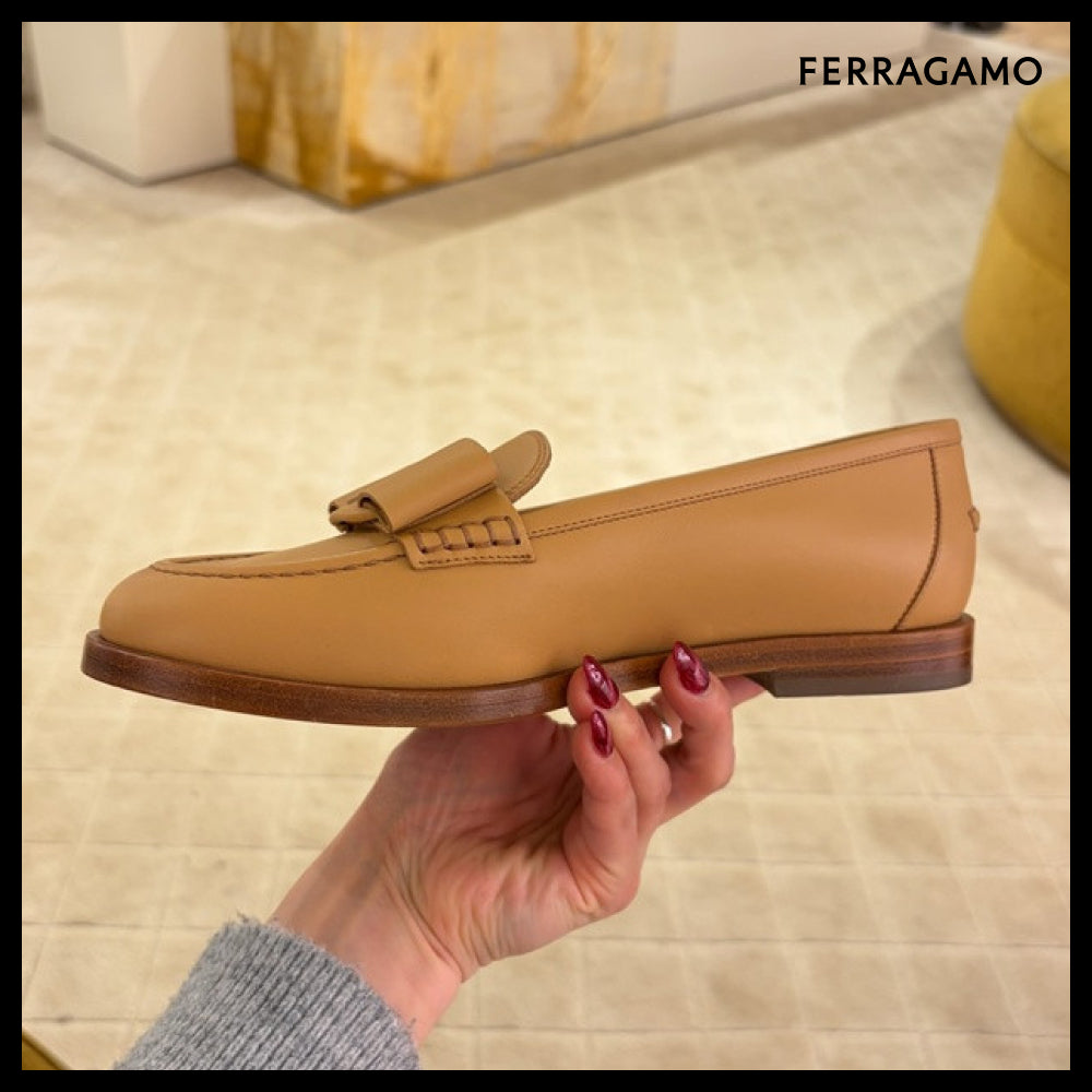 【FERRAGAMO】VIVALDO NEW VARA BOW LEATHER LOAFERS BEIGE