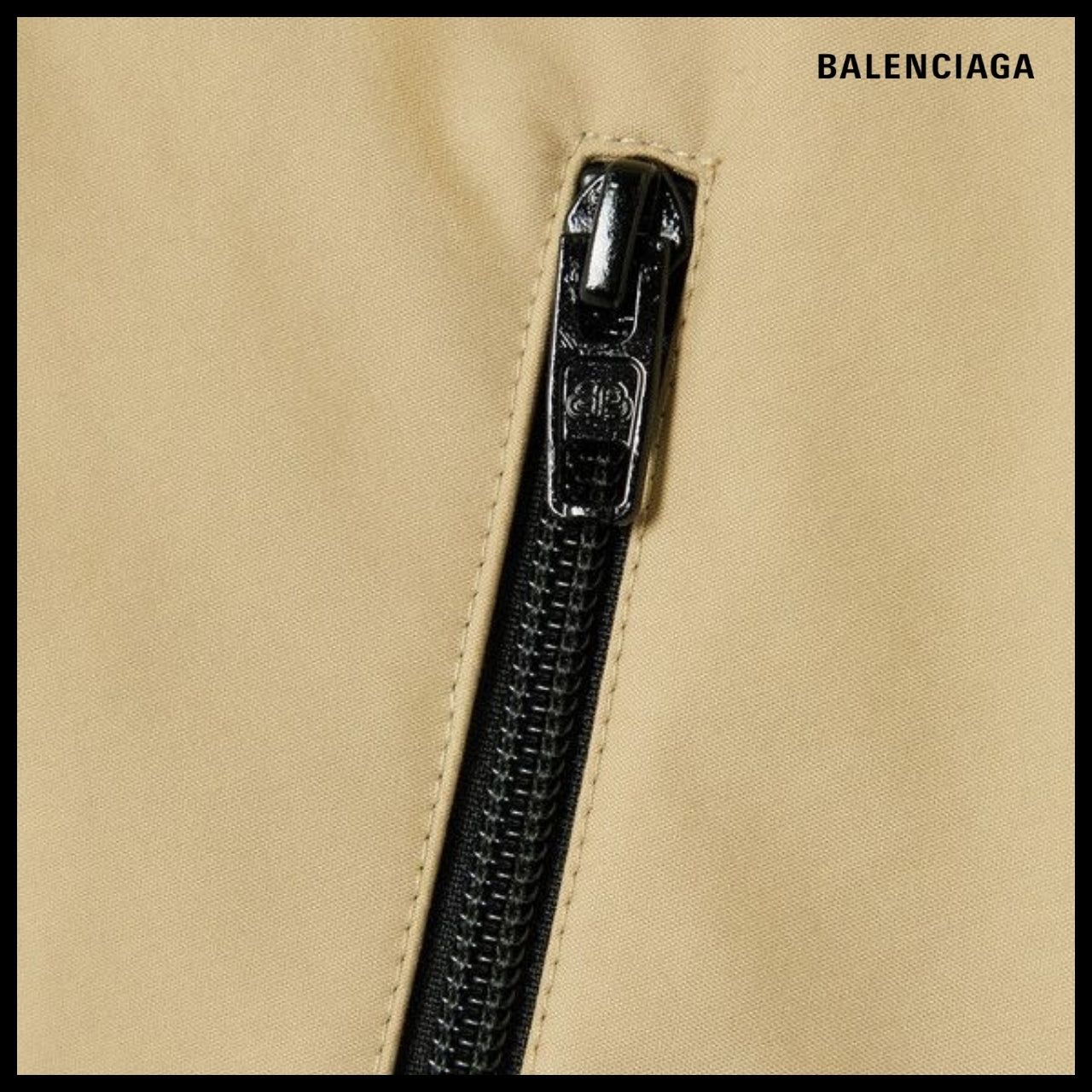 【BALENCIAGA】Logo Raincoat Beige