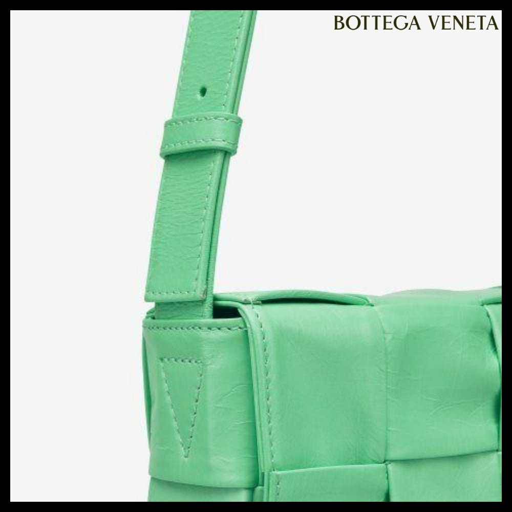 【BOTTEGA VENETA】Leather Cassette Bag Fountain