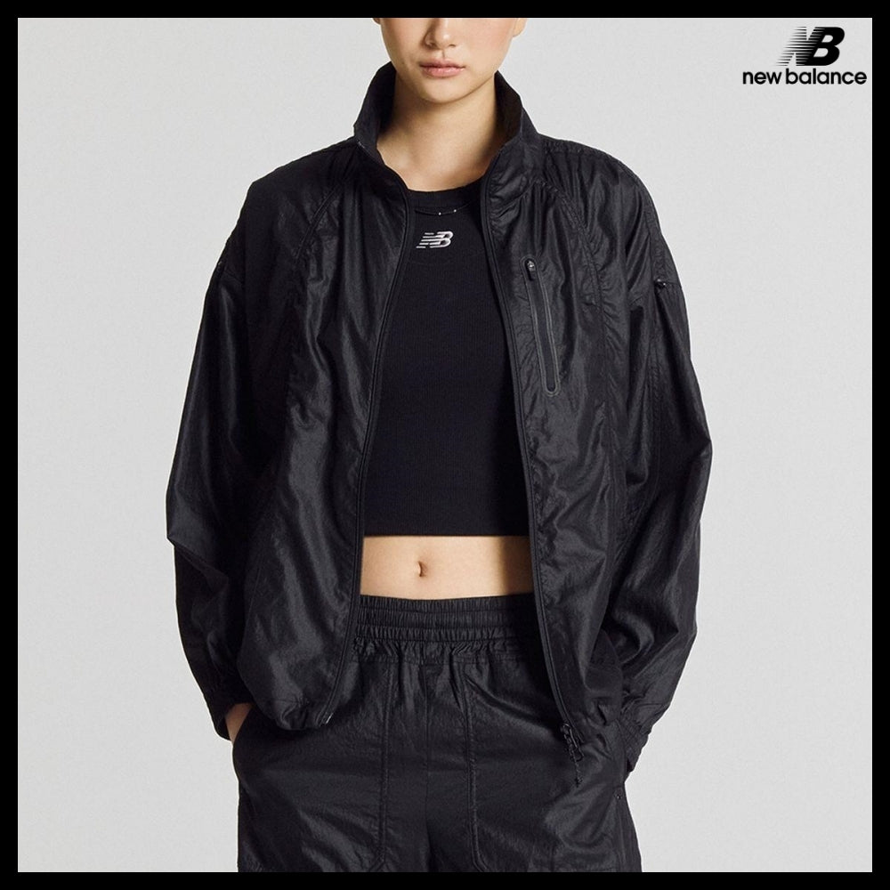 【New Balance】Women 204 Lightweight Woven Jacket
