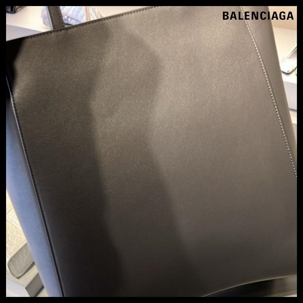 ★BALENCIAGAアウトレット セール ★Hourglass Soft Tote Bag