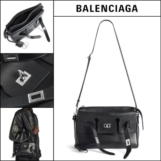 ★BALENCIAGAアウトレットセール★ Small Black Crossbody Bag