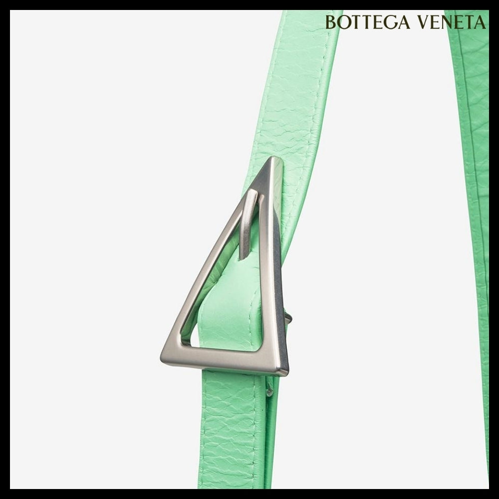 【BOTTEGA VENETA】Leather Cassette Bag Fountain