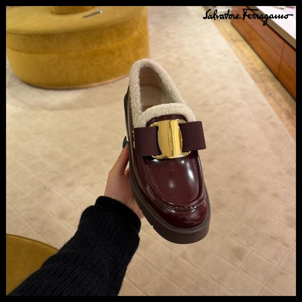 【FERRAGAMO】MIRTY FUR VARA BOW SHEARLING LOAFERS BURGUNDY