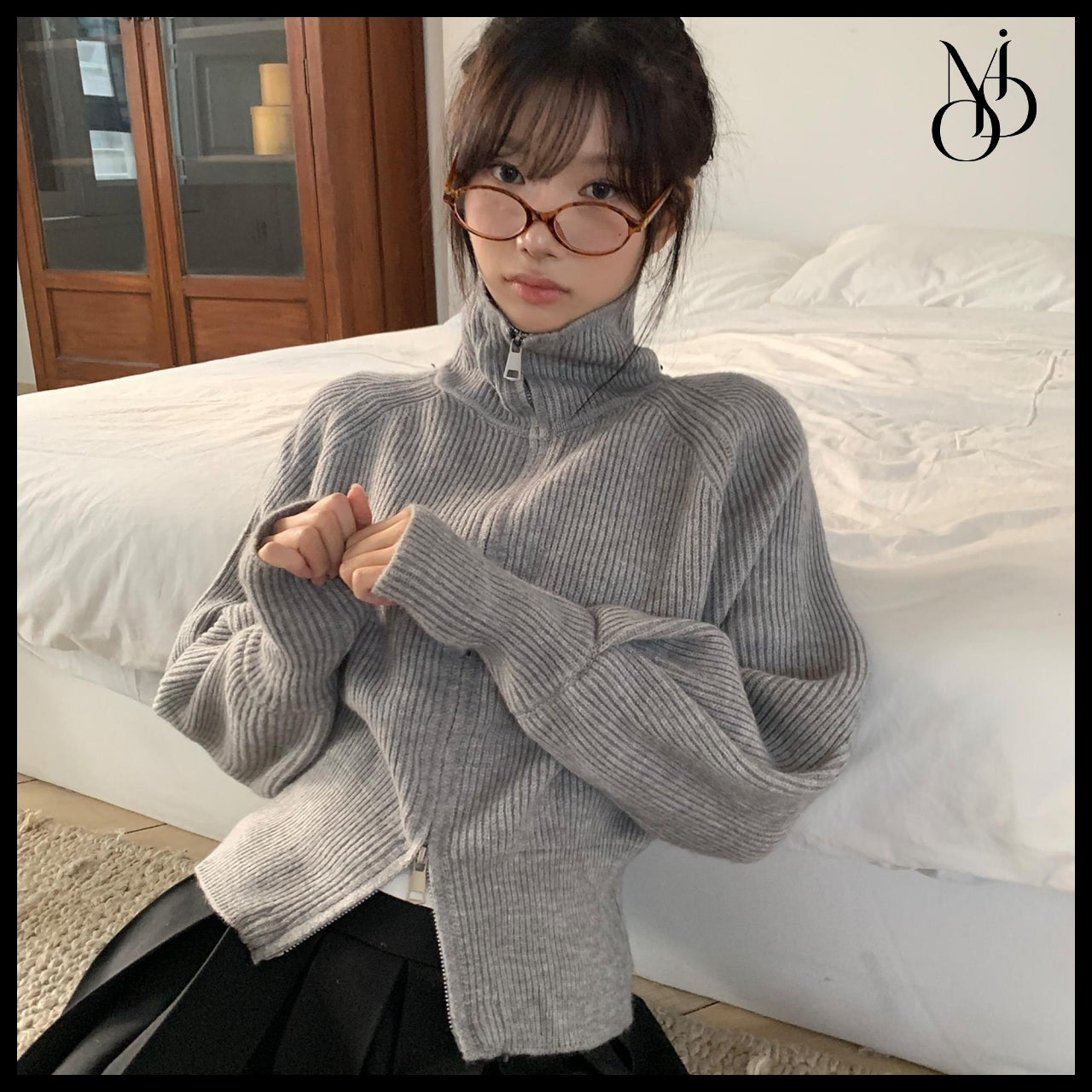 【MODIMOOD】Turtleneck Two-Way Pintuck Sleeve Knit Zip-Up