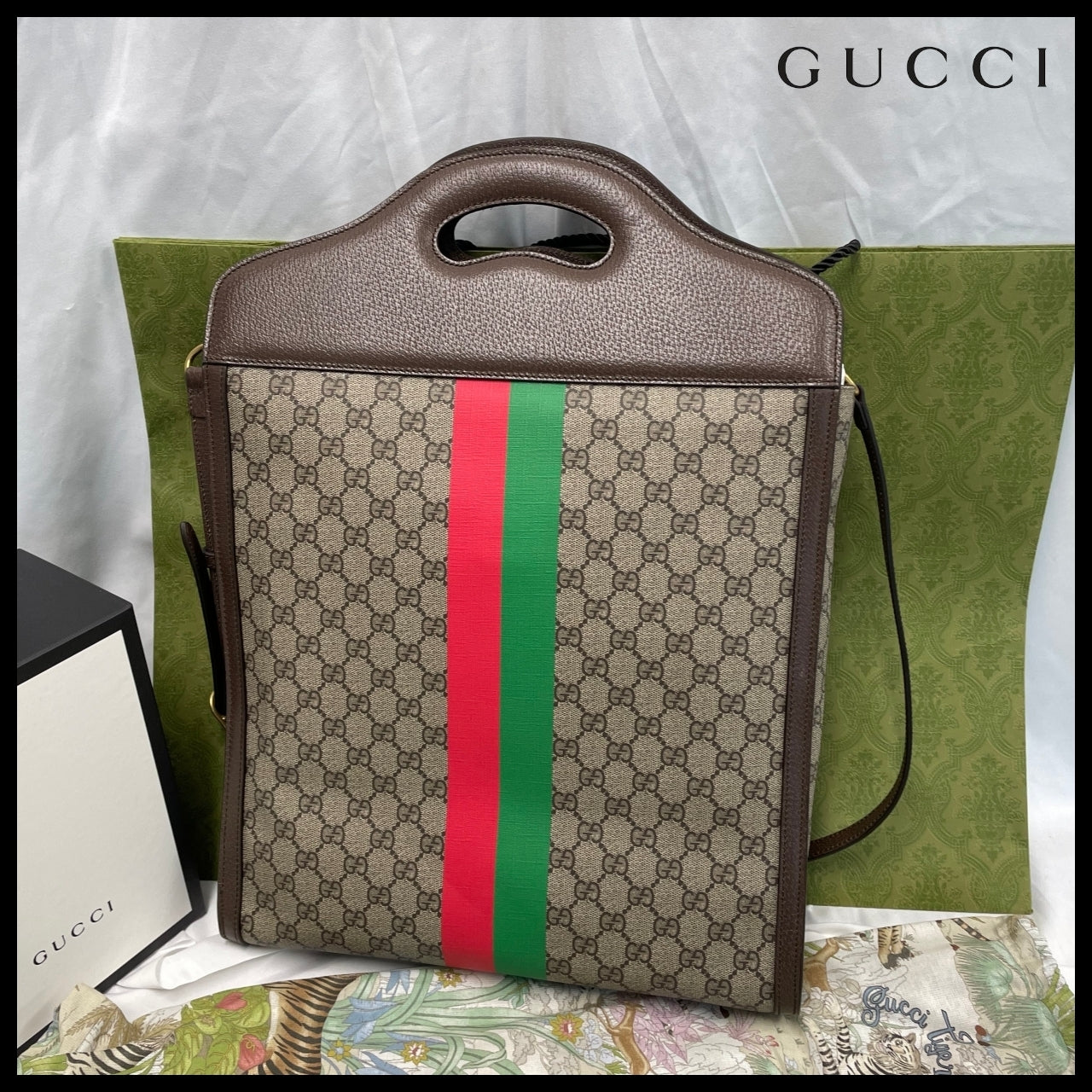 【GUCCI】Tiger Print Two Web Stripe Tote Bag