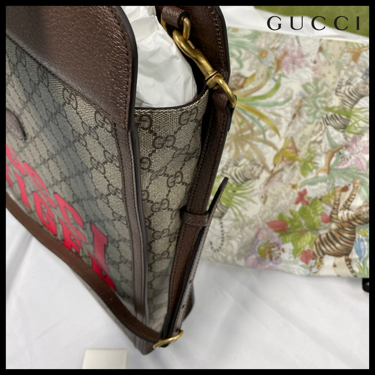 【GUCCI】Tiger Print Two Web Stripe Tote Bag