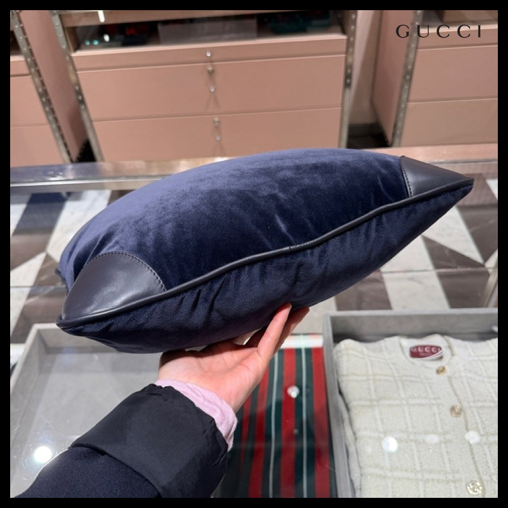 【GUCCI】Horsebit Logo Velvet Cushion Night Blue