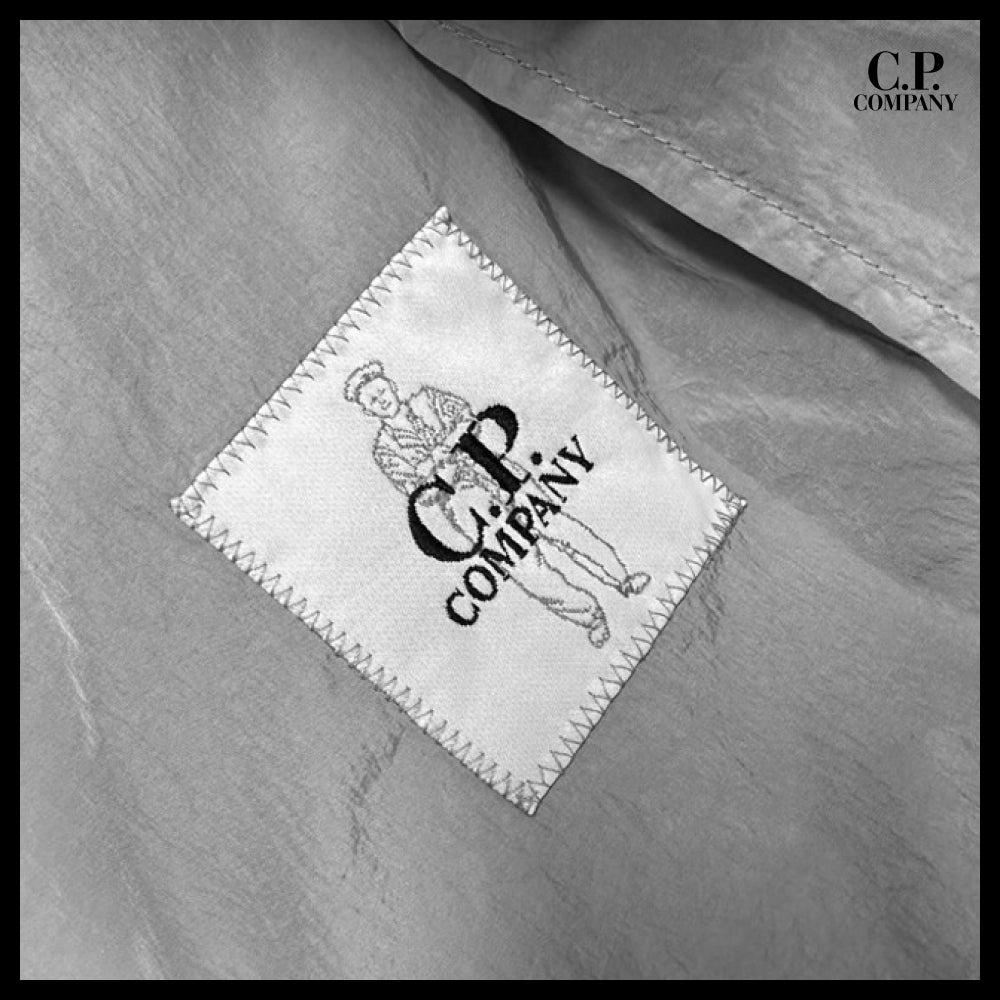 【CP COMPANY】Chrome-R Hooded Overshirt