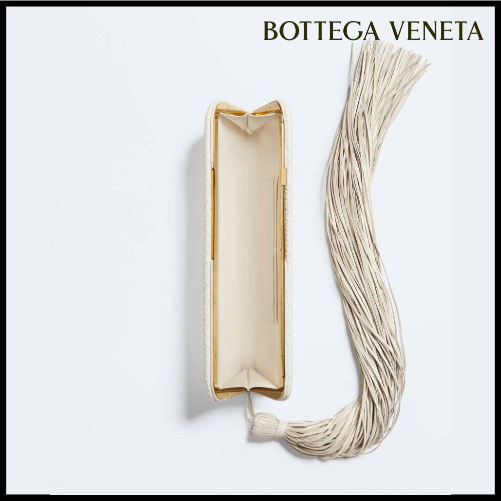 【韓国百貨店 BOTTEGA VENETA】Serata Clutch Bag Alabaster