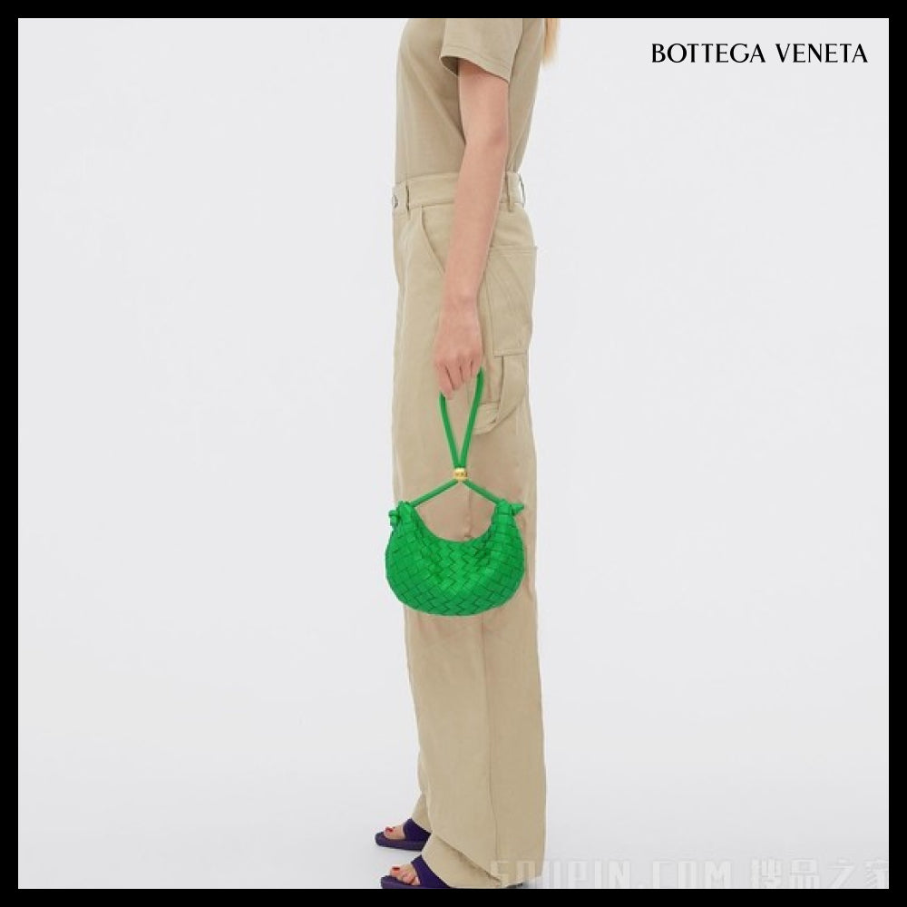 【BOTTEGA VENETA】Small Turn Pouch Clutch