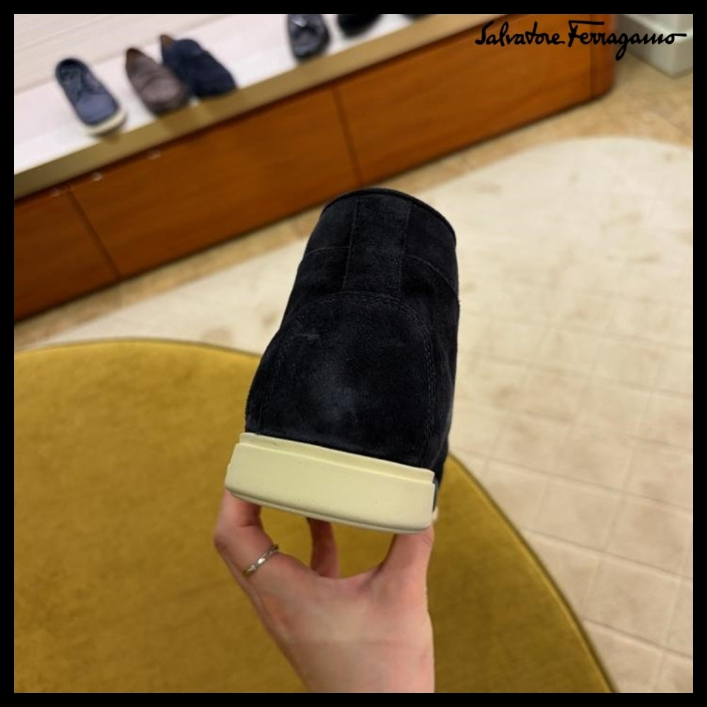 【FERRAGAMO】CERVIA GANCINI LOGO SUEDE LOAFERS NAVY