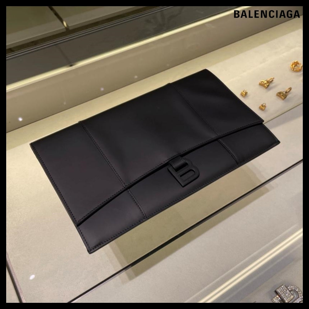 【BALENCIAGA】Hourglass B-Logo Matte Gummy Calf Flap Clutch