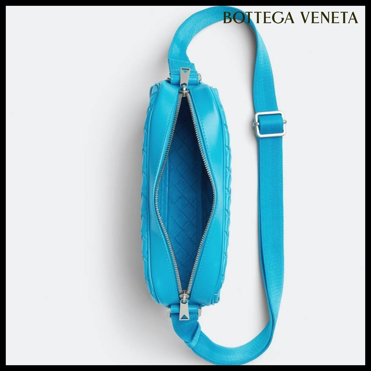 【BOTTEGA VENETA】SMALL INTRECCIATO CAMERA BAG POOL