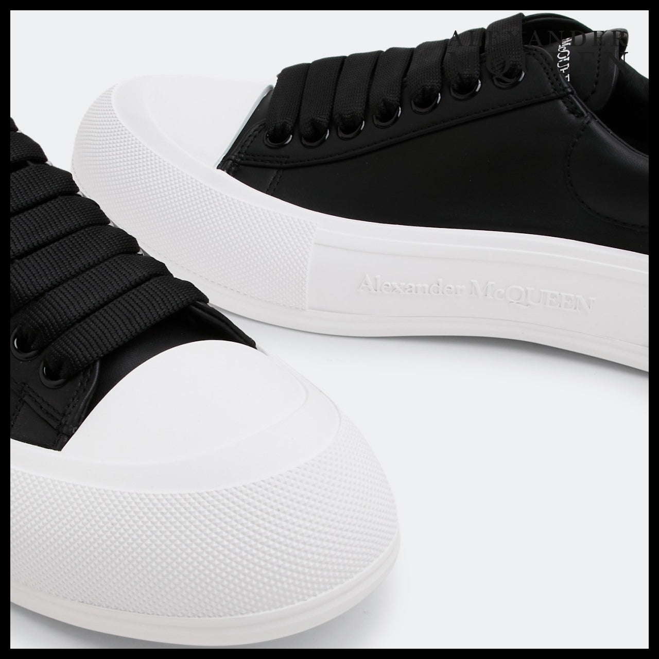 【Alexander Mcqueen】Deck Plimsoll Sneaker