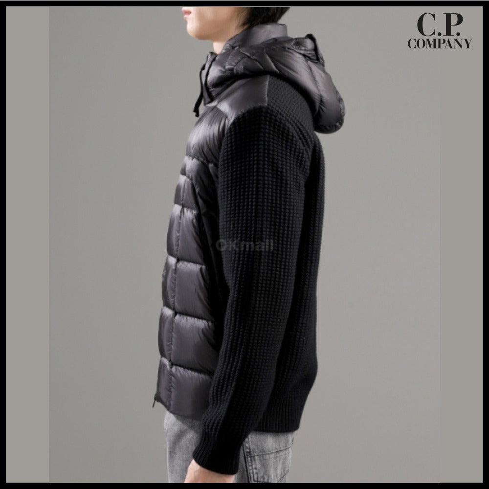 【CP COMPANY】 Extrafine Merino Wool Full Zip Goggle Sweater