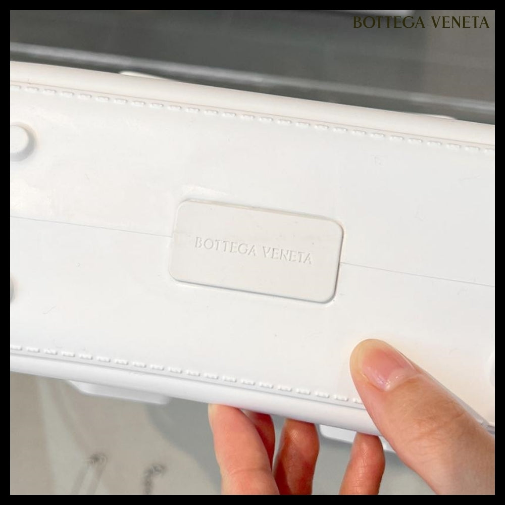 【BOTTEGA VENETA】Arco Rubber Small Tote Bag Chalk