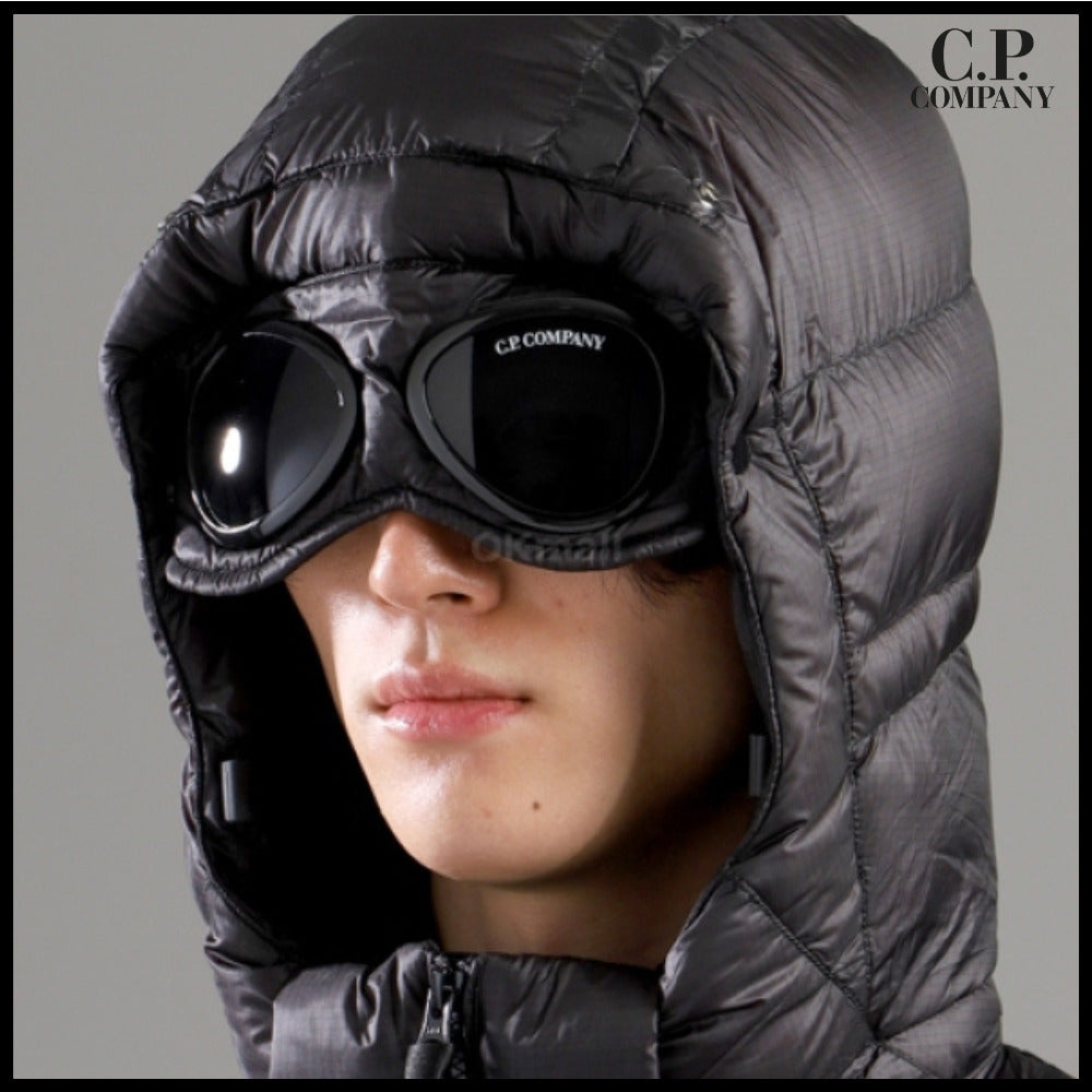 【CP COMPANY】 Extrafine Merino Wool Full Zip Goggle Sweater