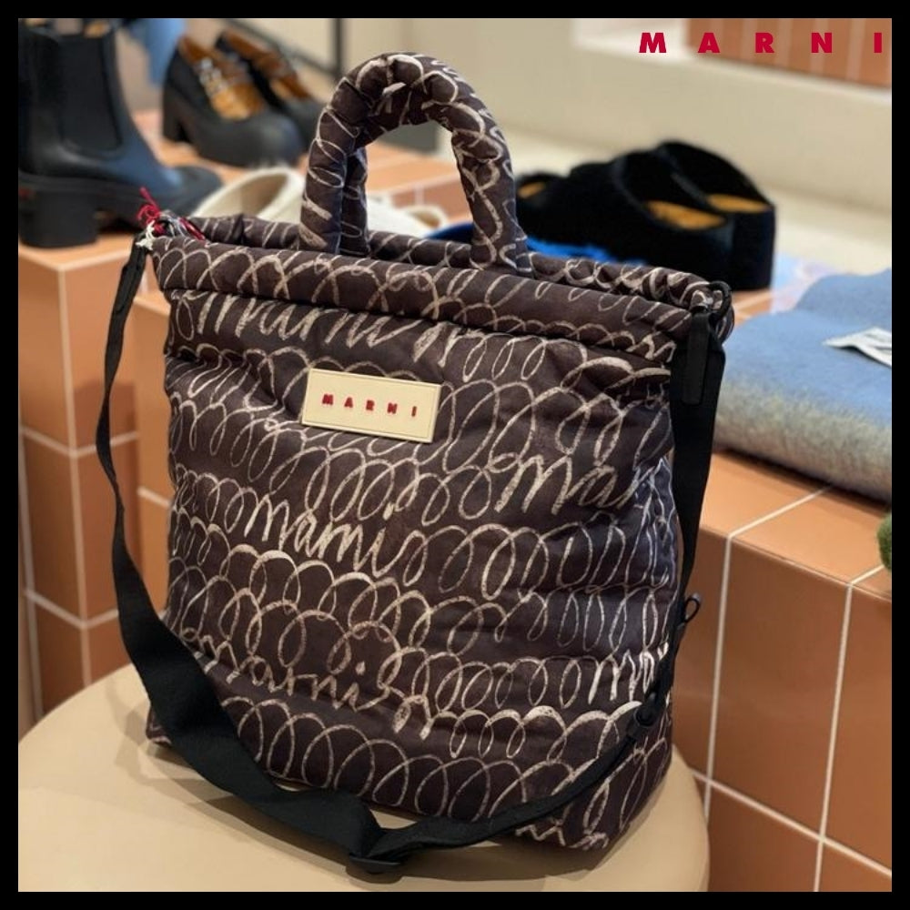 【MARNI】Logo-Patch Scribble-Print Puffer Tote Bag Charcoal
