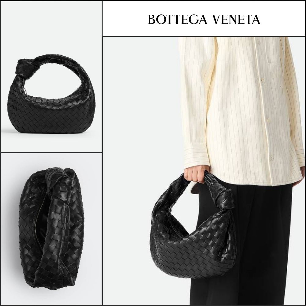 【BOTTEGA VENETA】Leather Jodie Bag Black