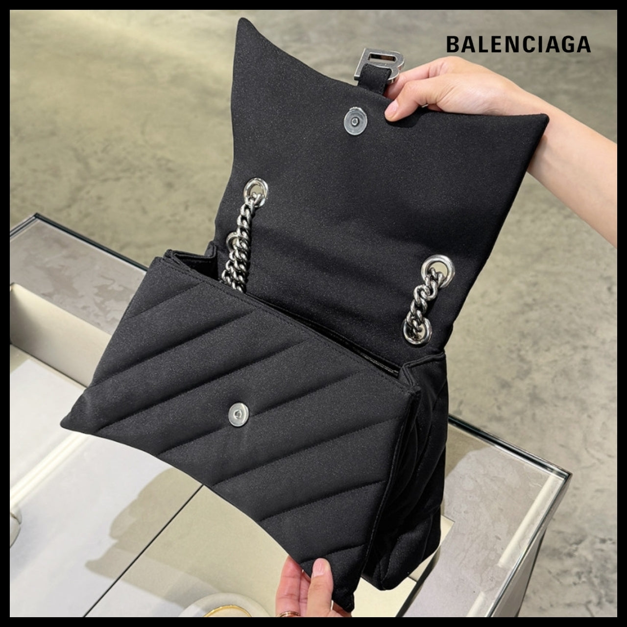 【BALENCIAGA】Crush Quilted Spandex Medium Chain Bag