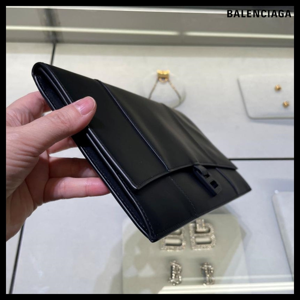 【BALENCIAGA】Hourglass B-Logo Matte Gummy Calf Flap Clutch