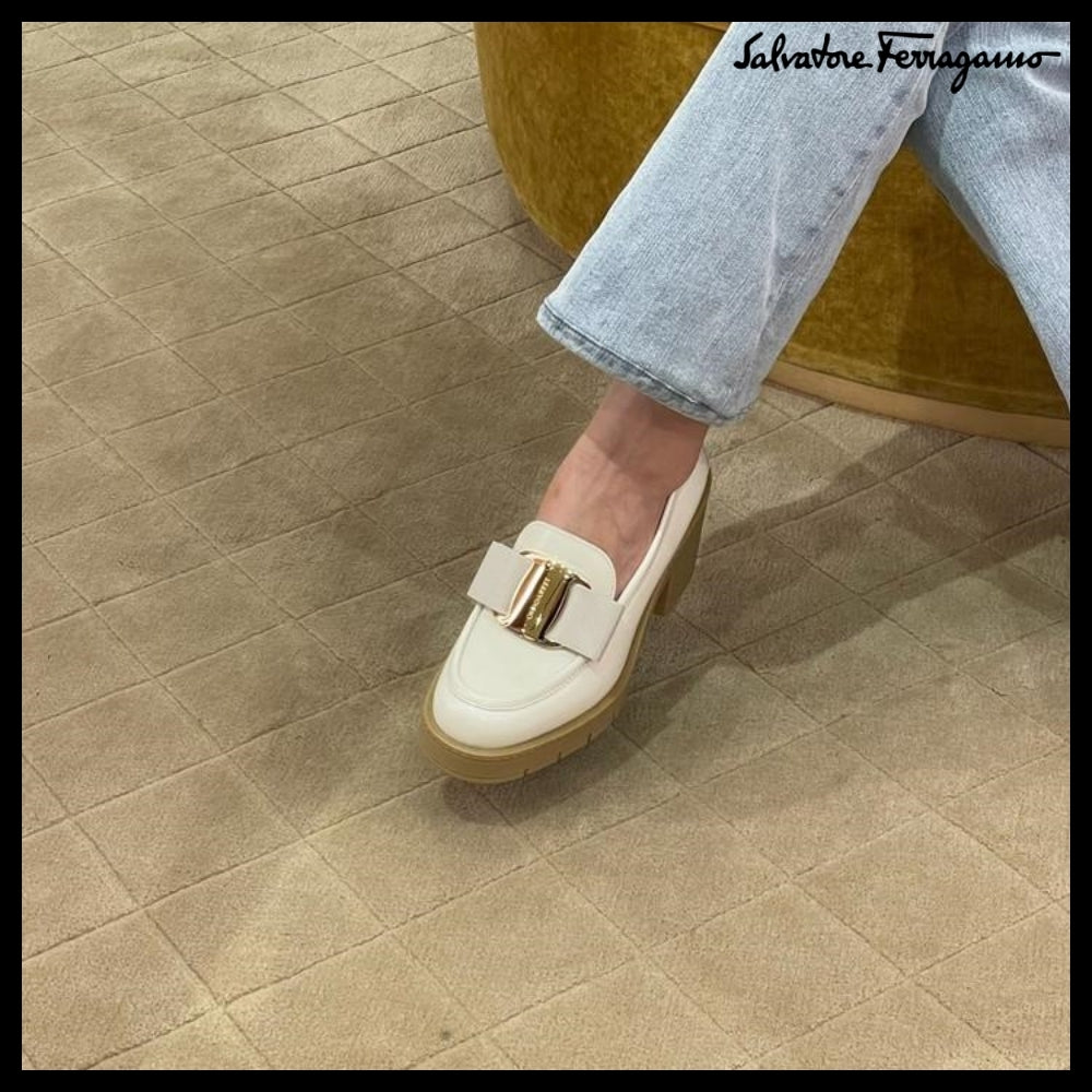 【FERRAGAMO】BENILDE VARA BOW LEATHER LOAFER HEELS WHITE
