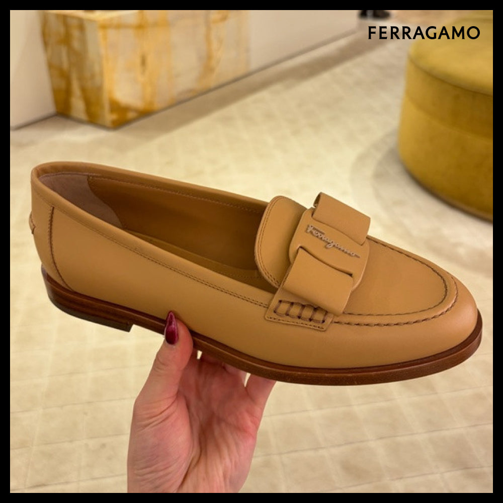 【FERRAGAMO】VIVALDO NEW VARA BOW LEATHER LOAFERS BEIGE