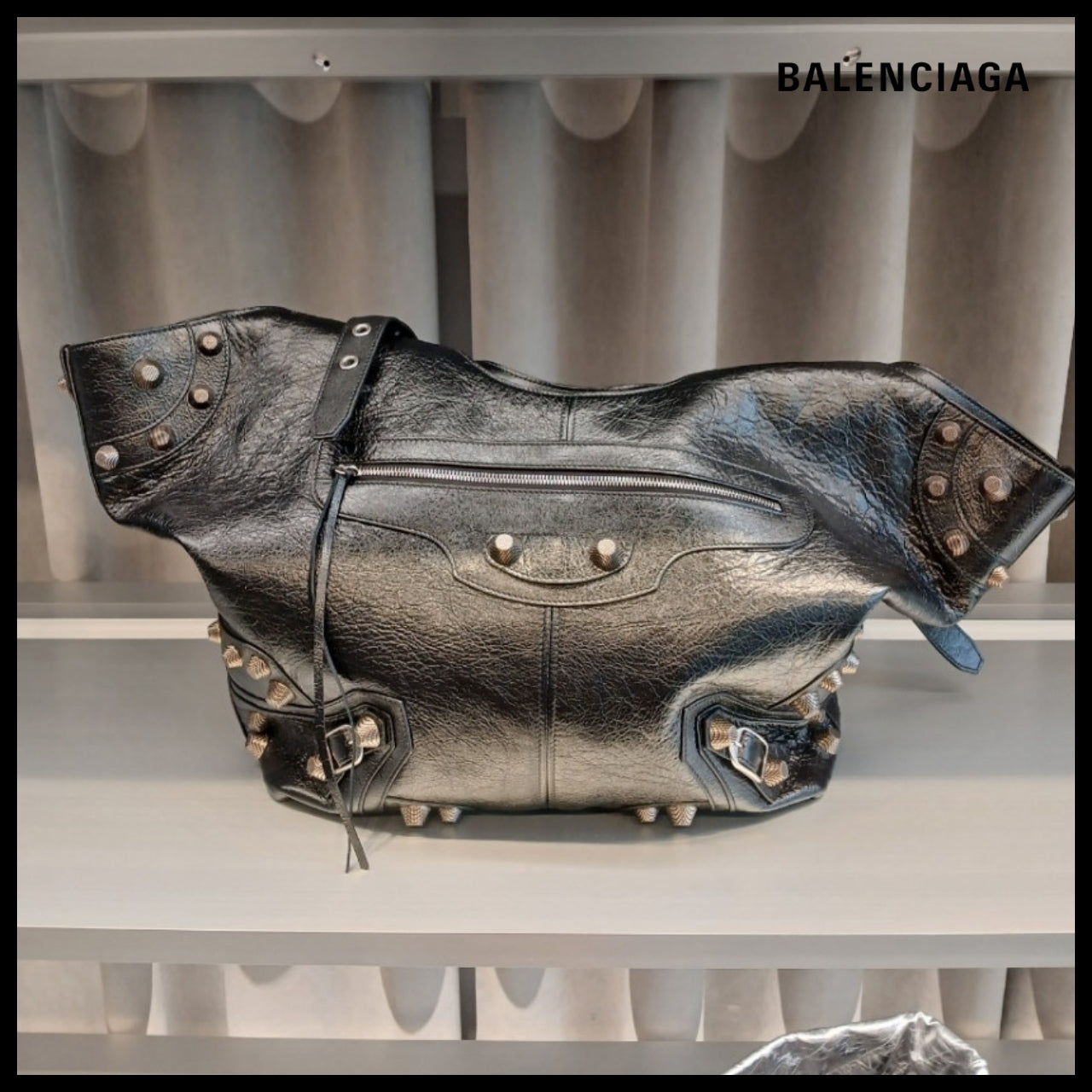 【BALENCIAGA】Large Carry-All Arena Lambskin Bag